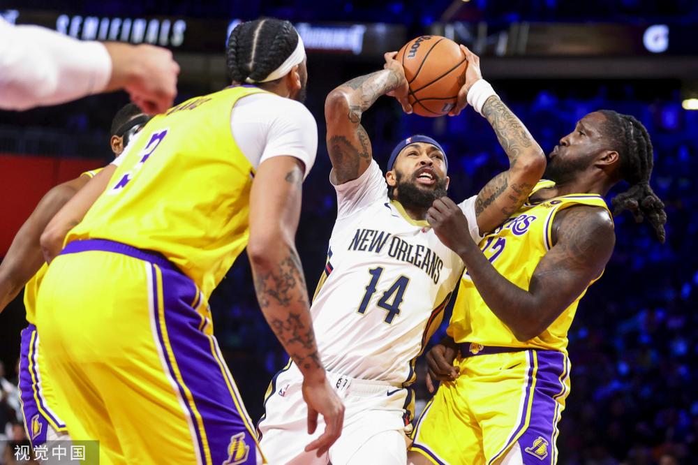 他在贯穿整 他在贯穿整